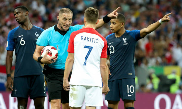 勒沃库森不 勒沃库森不